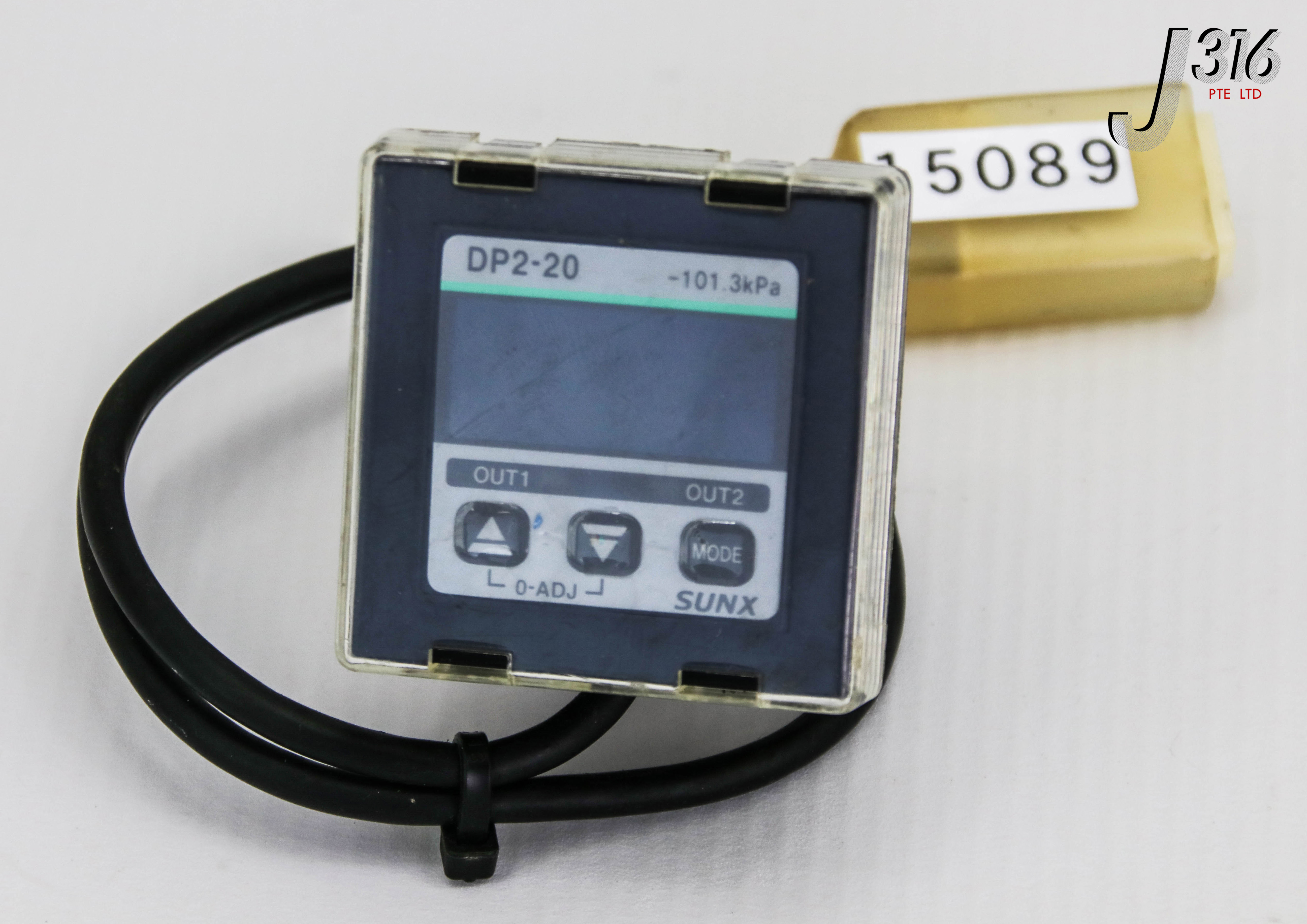 15089 SUNX DIGITAL PRESSURE SENSOR,12-24VDC DP2-20 | eBay